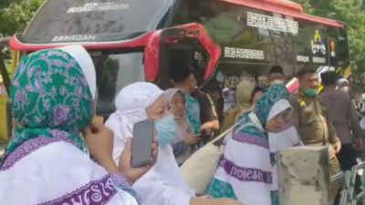 Kloter JKG 09 Tiba di Tanah Air, 203 Jemaah Haji Tes Swab dan Isoman