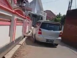 Hantam Dua Sepeda Motor, Ini Ciri Mobil Grand Livina yang Kabur