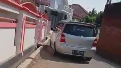 Hantam Dua Sepeda Motor, Ini Ciri Mobil Grand Livina yang Kabur