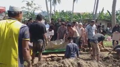 Dua Korban Dimakamkan, Warga Masih Mengungsi