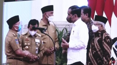 Jokowi Perintahkan Kepala Daerah Salurkan Bansos