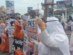 Ratusan Massa Aksi Flashmob