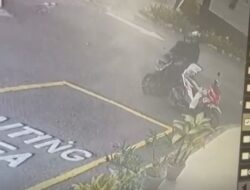 Antar Paket, Sepeda Motor Kurir Ini Digasak Bandit