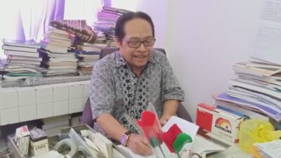 Guru Bahasa Inggris Terancam Mengganggur