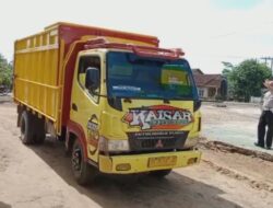 Truk Seruduk Pickup, 2 Buruh Pencabut Singkong Meninggal Dunia