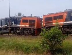 Tabrakan Dua KA Babaranjang, Perjalanan Rajabasa Ekspres dan Kuala Stabas Terganggu