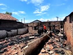 Satu Hari, 2 Rumah dan Bedeng Dilalap Si Jago Merah