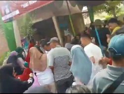 Bagi Sembako Relawan Capres Dikemas Gotong Royong Ricuh