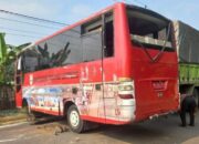 Ugal- Ugalan, Bus Pemprov Lampung Terguling, 1 Penumpang Tewas                           