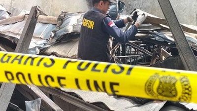 Ngeri ! Tim Puslabfor Sita Sejumlah BB Dari Gudang Penimbunan BBM Ilegal