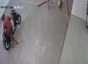 Aksi Curanmor Todongkan Senjata Kepada Korban Terekam CCTV