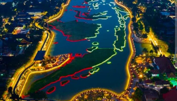 Ustad Khalid Basalamah Ajak Umat Cintai Tanah Air