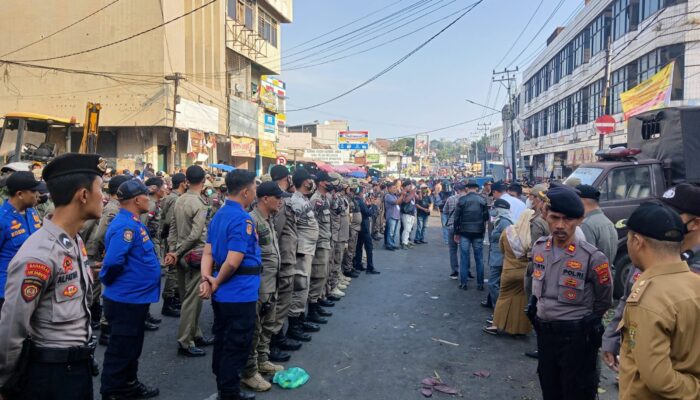 Relokasi Pedagang Pasar Pasir Gintung dan Sekitarnya Berlangsung Tegang