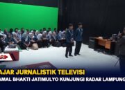 Belajar Jurnalistik Televisi, SMK Amal Bhakti Jatimulyo Kunjungi Radar Lampung Tv