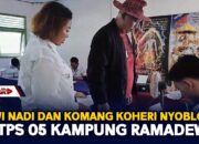 Dewi Nadi Dan Komang Koheri Nyoblos Di TPS 05 Kampung Ramadewa