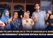 Lucken Felario Nyoblos Di TPS 07 Bandarjaya Barat, Sebelum Berangkat Sungkem Kepada Kedua Orang Tua
