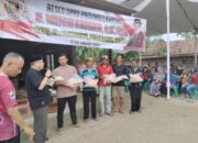 Watoni Serahkan Bantuan Bibit Pertanian ke Warga Pringsewu