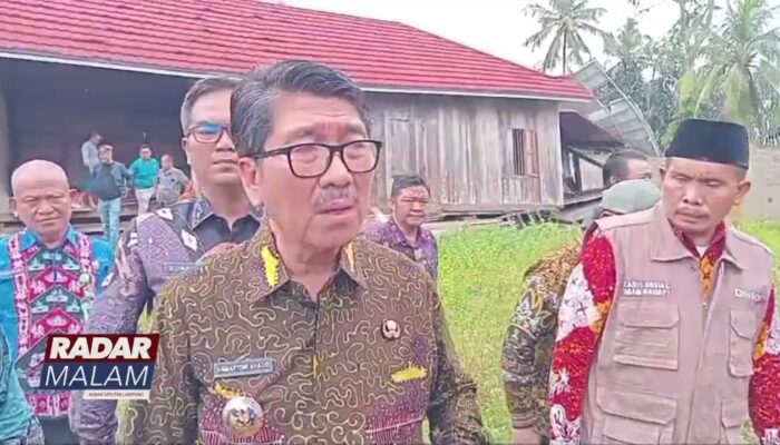 LAMPUNG UTARA : Cuaca Ekstrem Puting Beliung Rusak Ratusan Rumah Warga