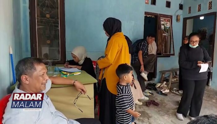 Orang Tua Murid Berburu Penjahit Seragam Sekolah