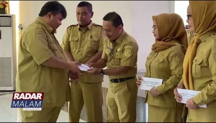 Pemkot Beri BOSDA Siswa SMP Rp300 Ribu Tunai