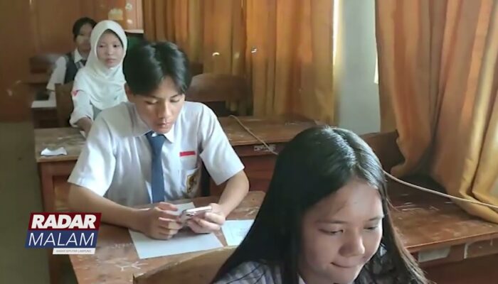 Sekolah Dilarang Kondisikan Pembelian Seragam Siswa