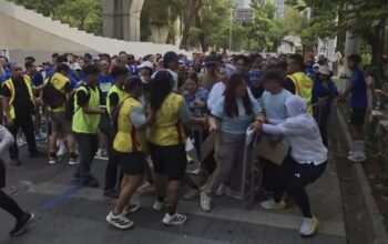 Pelari Terobos Pagar Pembatas Saat Jakarta Running Festival, Petugas Kewalahan