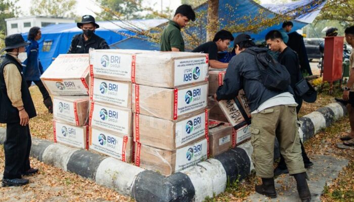 Dukung Penanganan Karhutla di Kalbar, BRI Kirim Ratusan Pompa Air dan Bantuan Kesehatan
