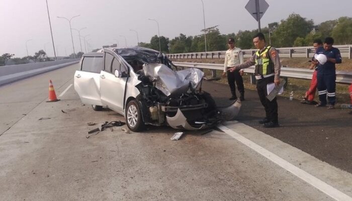 Diduga Mengantuk, Pengemudi Ertiga Meninggal Dunia Usai Tabrak Belakang Truk Tronton di Tol Lampung KM 39